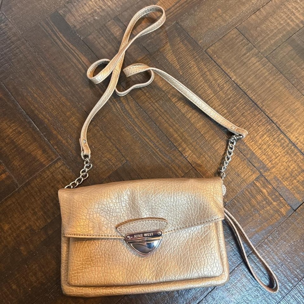 Nine West Metallic Gold Clutchโ Crossbody Y2K